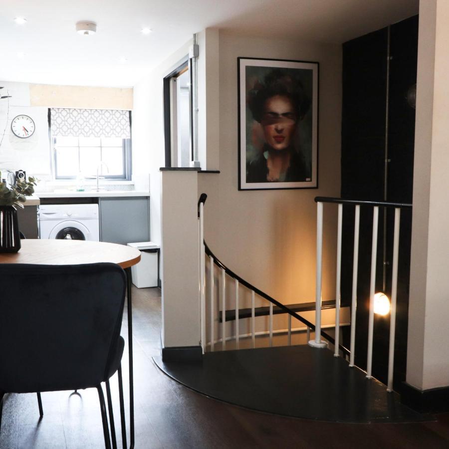 Quirky And Cool Christmas Steps 2 Bed Apartment Bristol Exterior photo